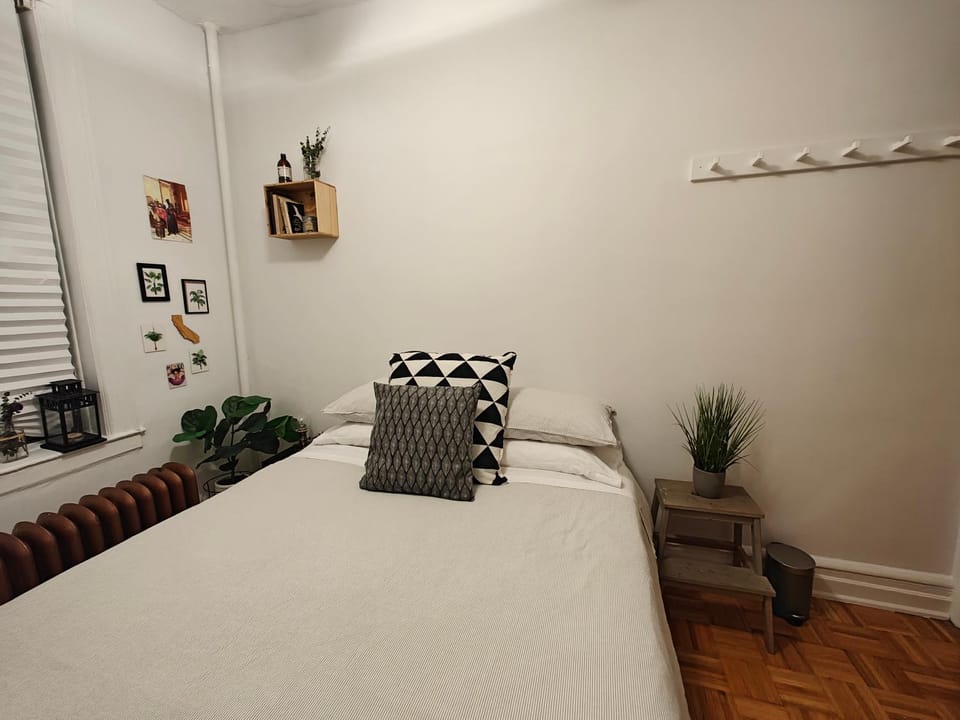 Two bedroom excellent location Apartment in Astoria