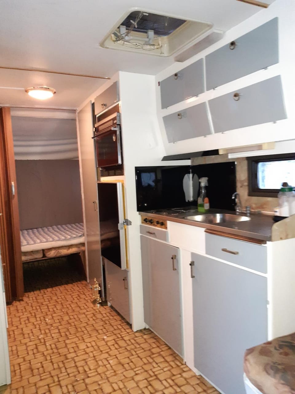 Winter caravan Campground/ 
RV Resort in Rovaniemi