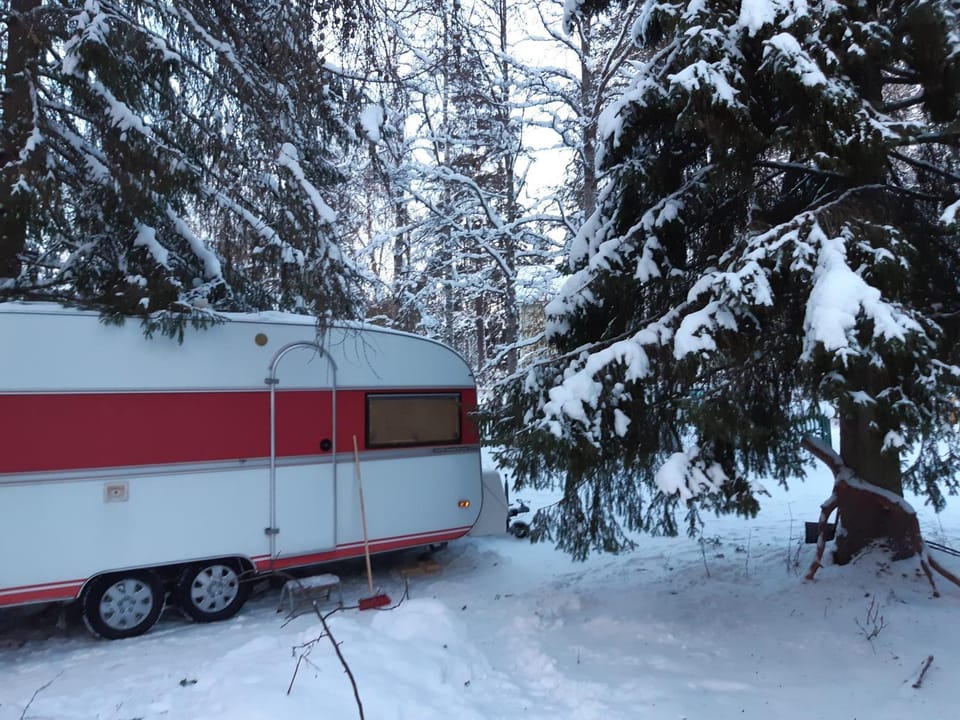 Winter caravan Campground/ 
RV Resort in Rovaniemi