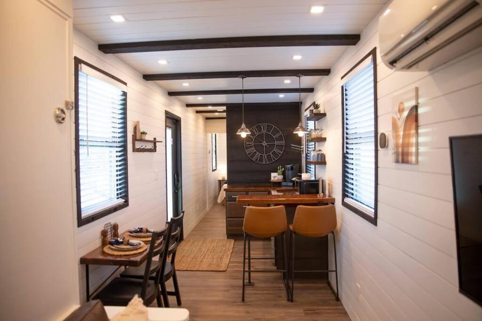 New Endless Sunsets-Container Home House in Alpine