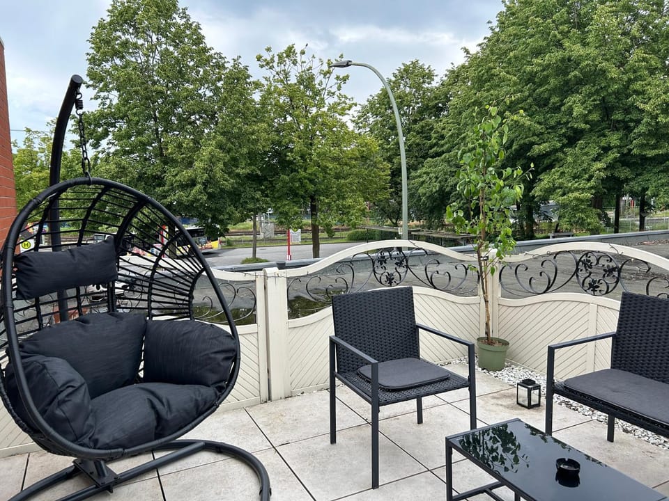 Patio, Seating area