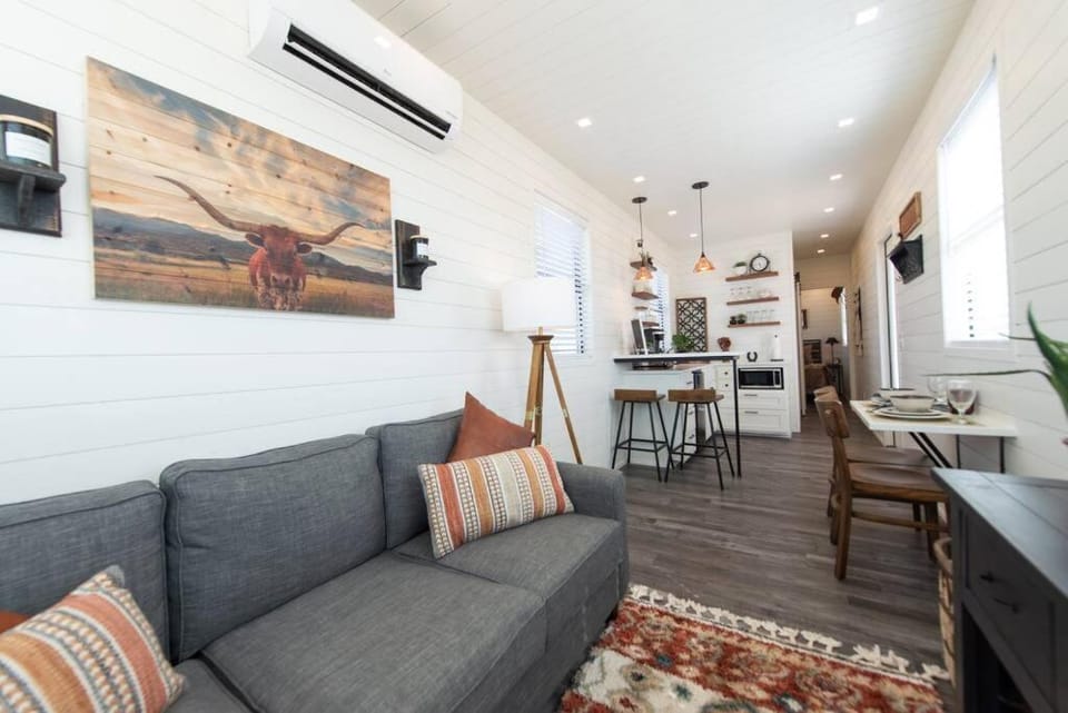 The Longhorn Stunning Container Home-In Alpine House in Alpine