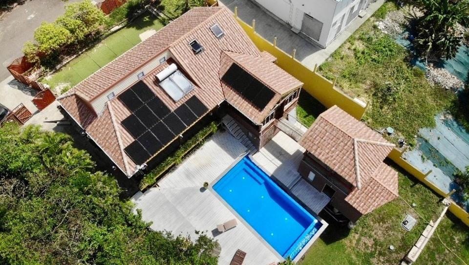 Property building, Garden view, Pool view, Swimming pool