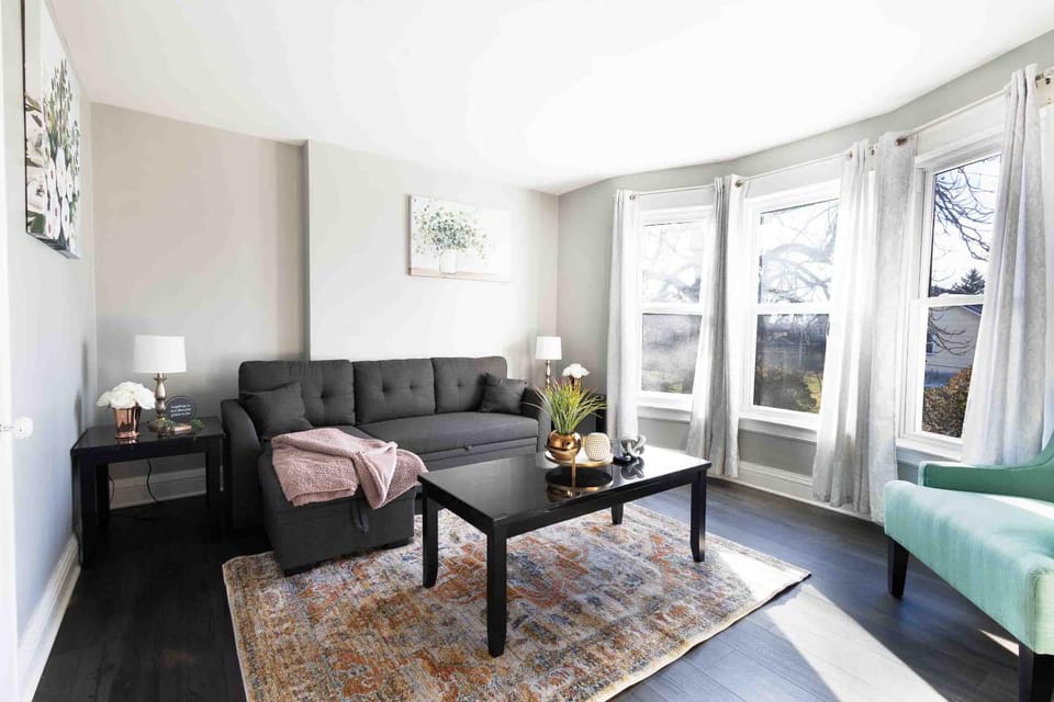 Elegant 1BR 1 Bath apartment minutes the falls Apartment in Niagara Falls