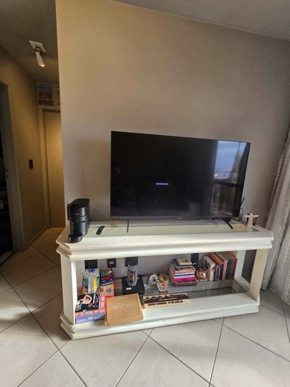 Communal lounge/ TV room, Living room