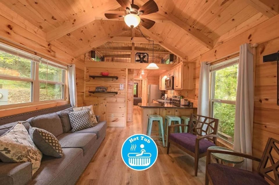 Apollonie Cabin Lookout Mountain Hot Tub Cabin in Chattanooga