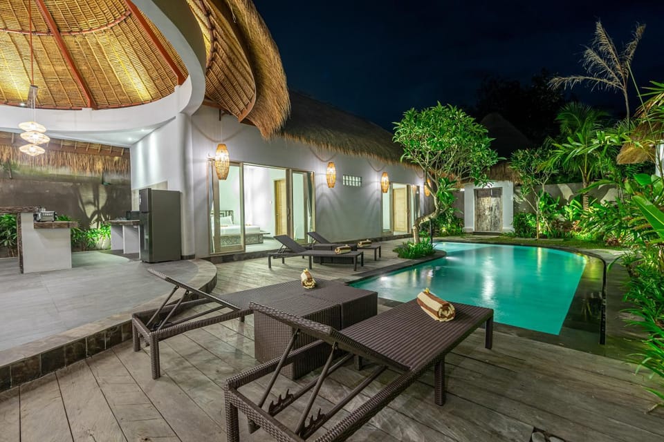 Property building, Natural landscape, Garden, Garden view, Pool view, Swimming pool, sunbed