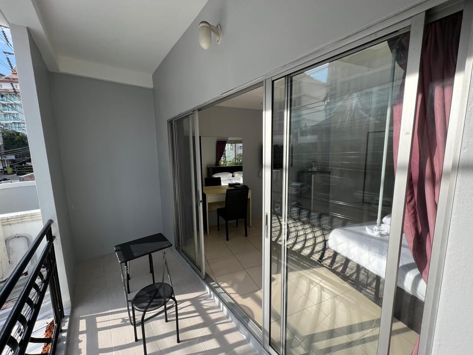 Beach&hills Apartment hotel in Pattaya City