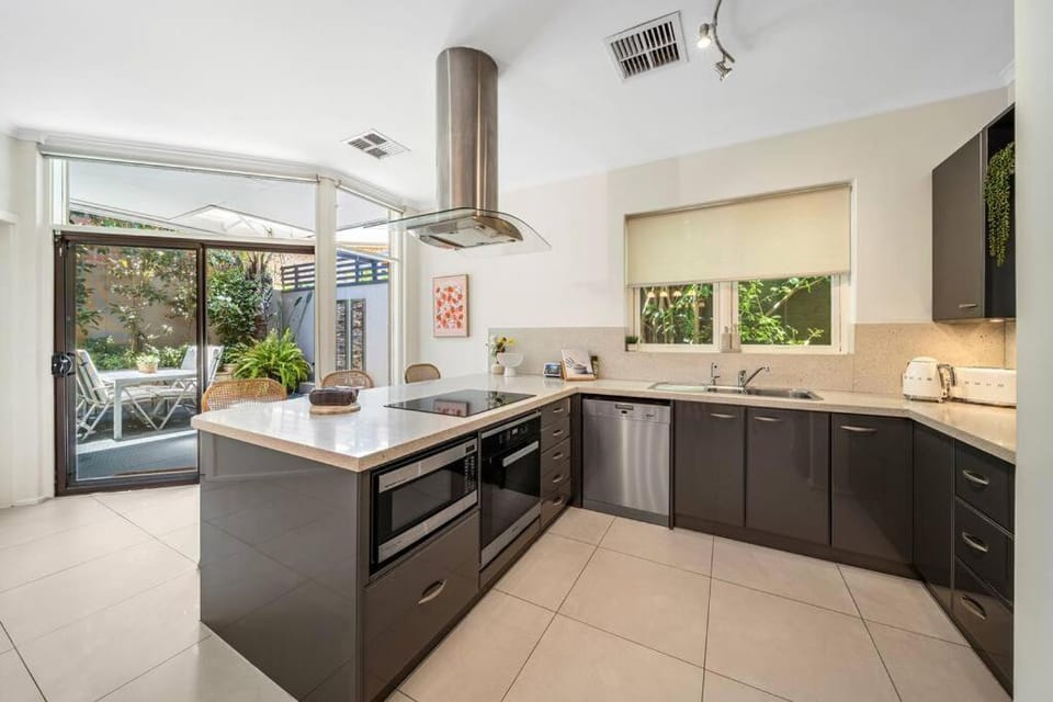 Kitchen or kitchenette, dishwasher, minibar, pet friendly