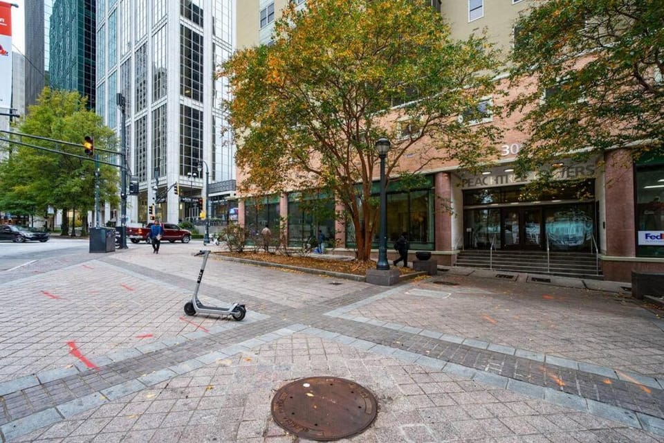 11G-2Br/2B ATL walk2 America Mart, Parking Apartment in Atlanta