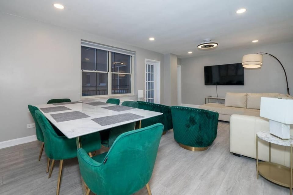11G-2Br/2B ATL walk2 America Mart, Parking Apartment in Atlanta
