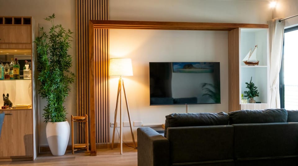 Communal lounge/ TV room, TV and multimedia, Living room, Seating area, Evening entertainment