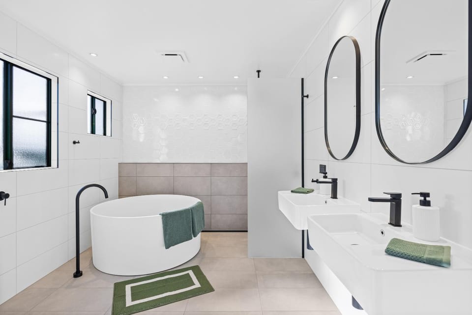 Bathroom, Bath, towels