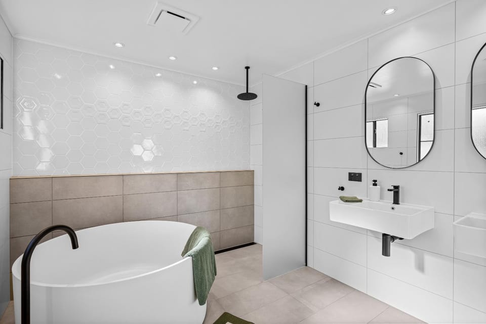 Shower, Bathroom, Bath, towels