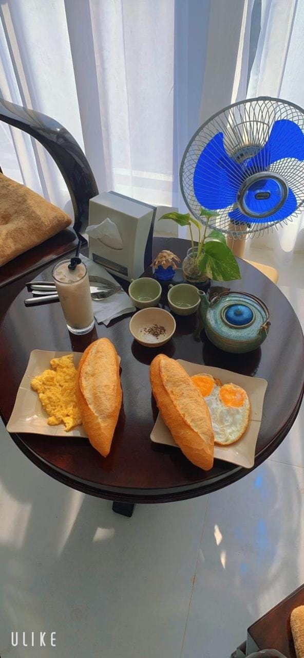 Breakfast