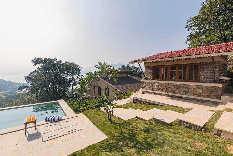 Property building, Day, Natural landscape, Mountain view, Pool view, Swimming pool, Swimming pool