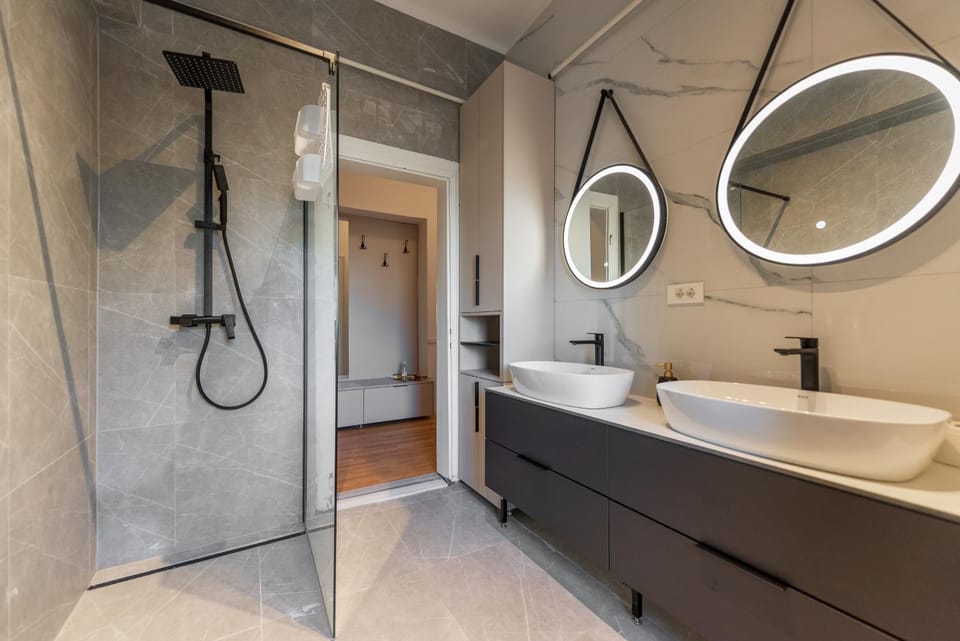 Shower, Bathroom, towels