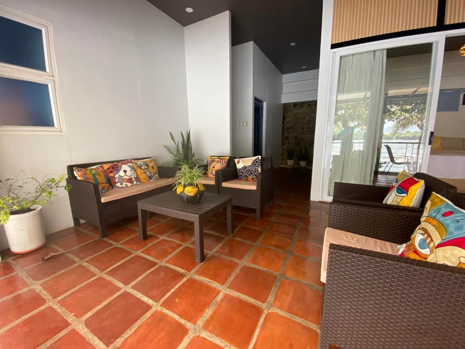 Communal lounge/ TV room, Living room, Seating area