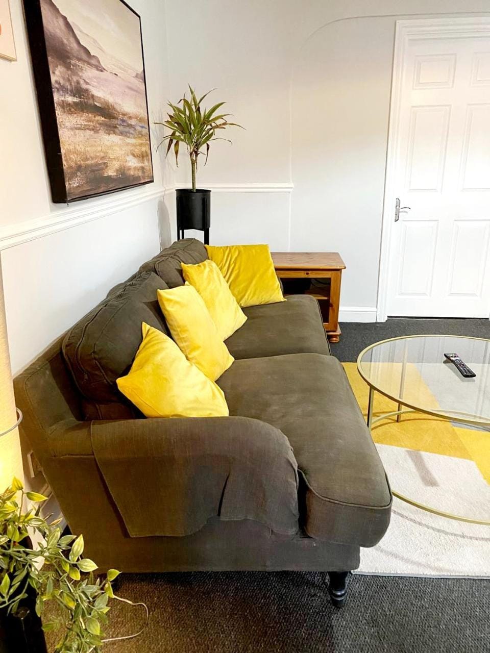 Gravesend A-1 Bedroom Spacious Apartment - 2 Min Walk to Station Apartment in Gravesend
