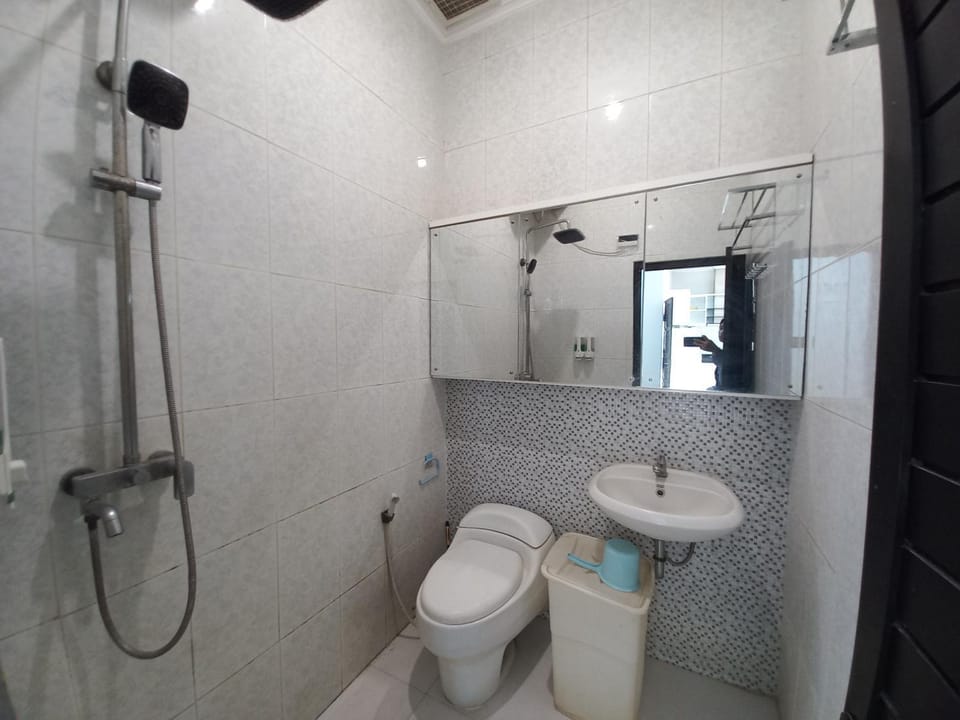 Shower, Toilet, Bathroom, bidet