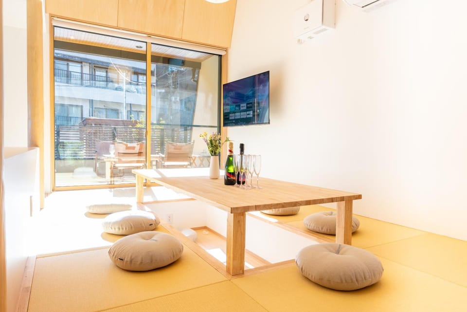 TV and multimedia, Dining area