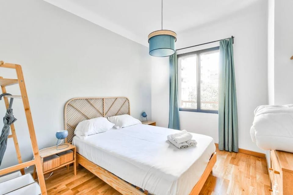 FLC - Catalans 300M -Old Port- Hyper Center- 2 Bedrooms Apartment in Marseille