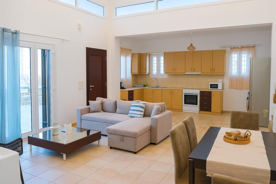 Kitchen or kitchenette, Living room, Seating area, Dining area, oven, stove