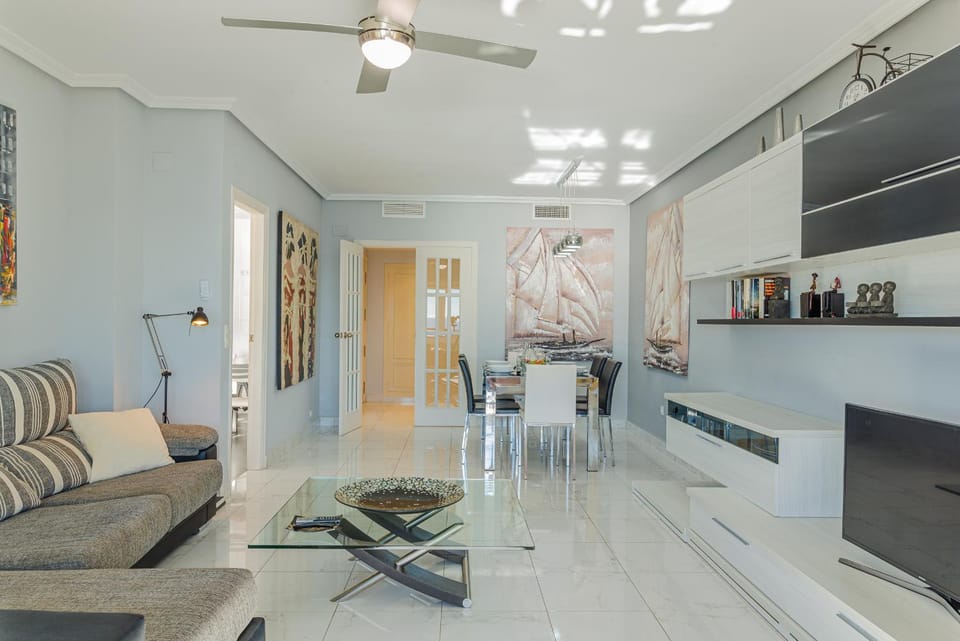 TV and multimedia, Living room, Dining area