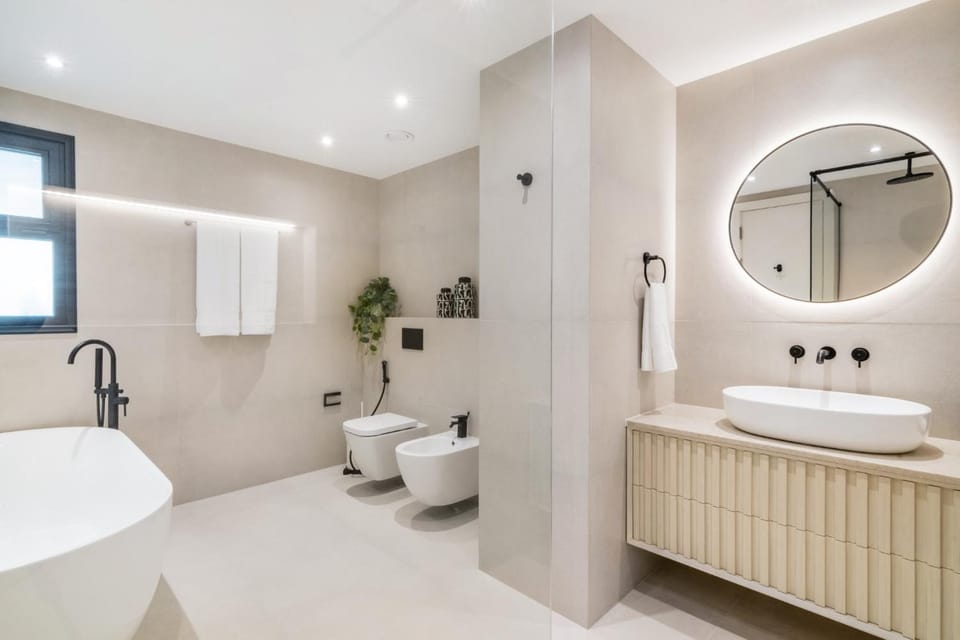 Toilet, Bathroom, Bath, bidet, towels