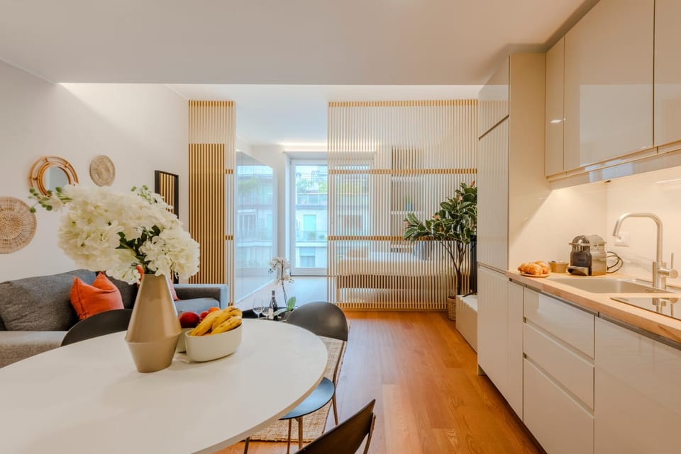 Kitchen or kitchenette, Living room, Seating area, Dining area