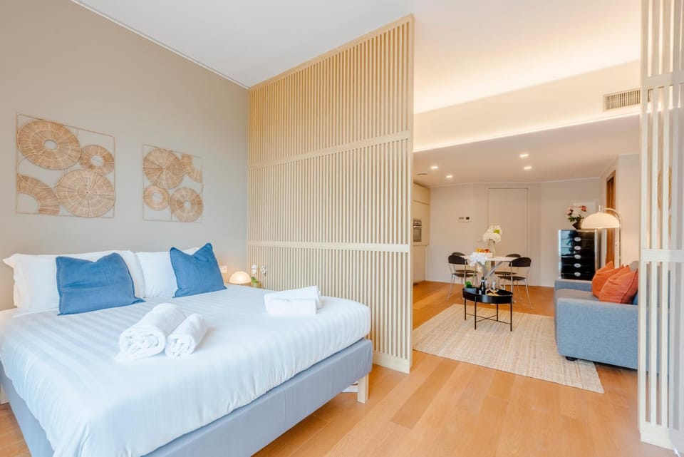 Bed, Seating area, Bedroom, towels