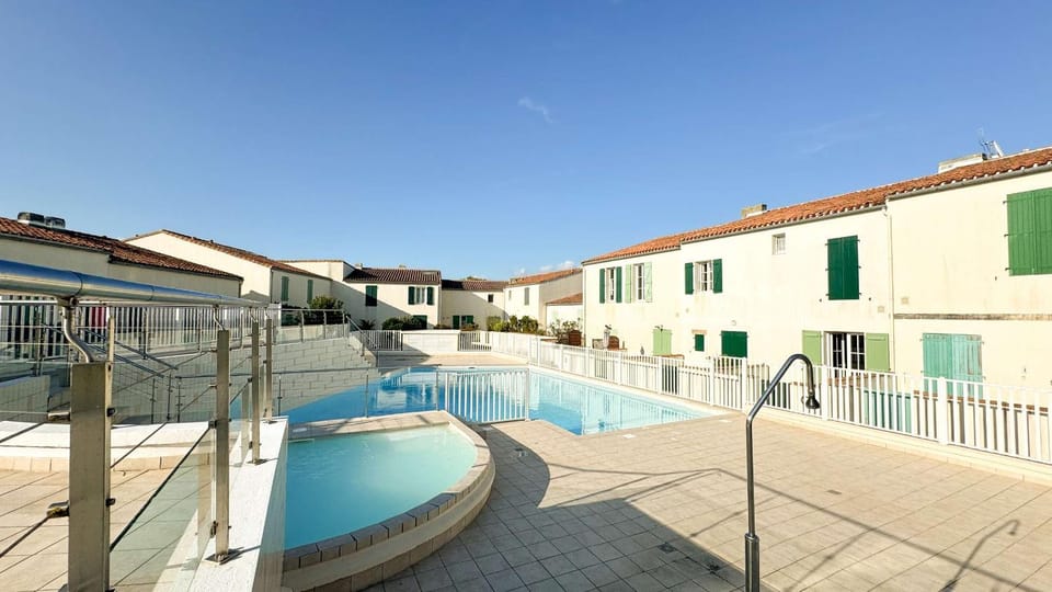 Property building, Pool view, Swimming pool