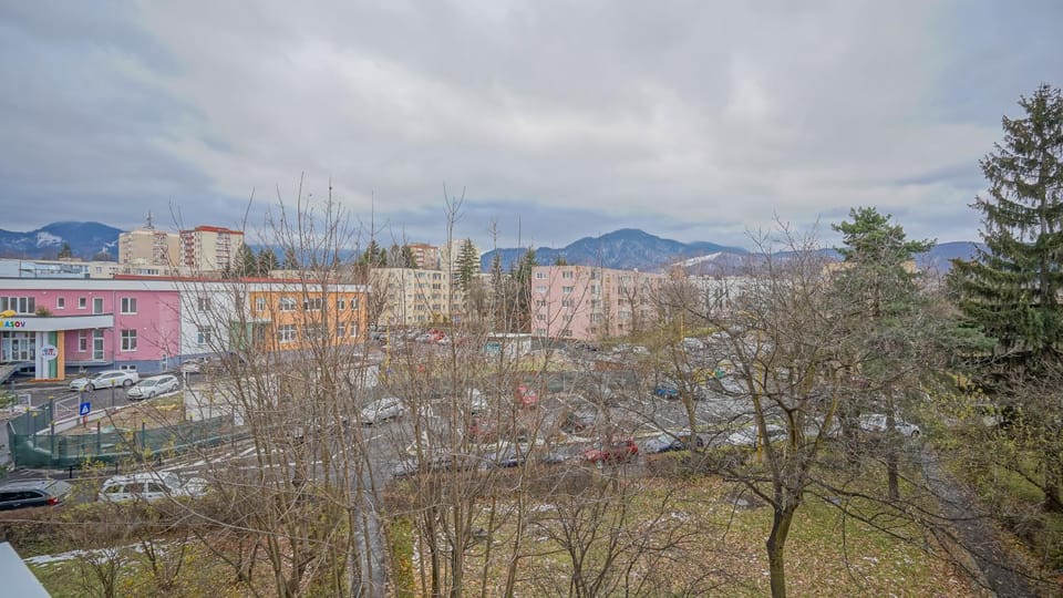 Property building, Neighbourhood, Natural landscape, City view, Mountain view, Street view, Location