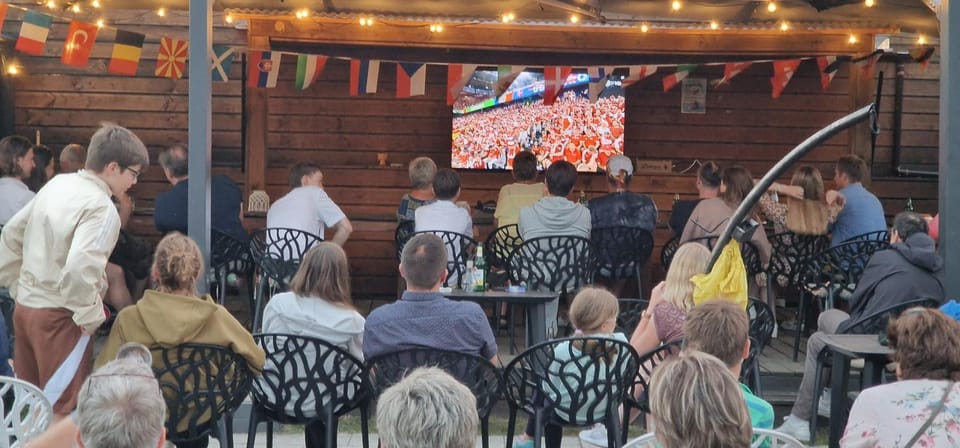 Communal lounge/ TV room, Communal lounge/ TV room, TV and multimedia, Evening entertainment, group of guests