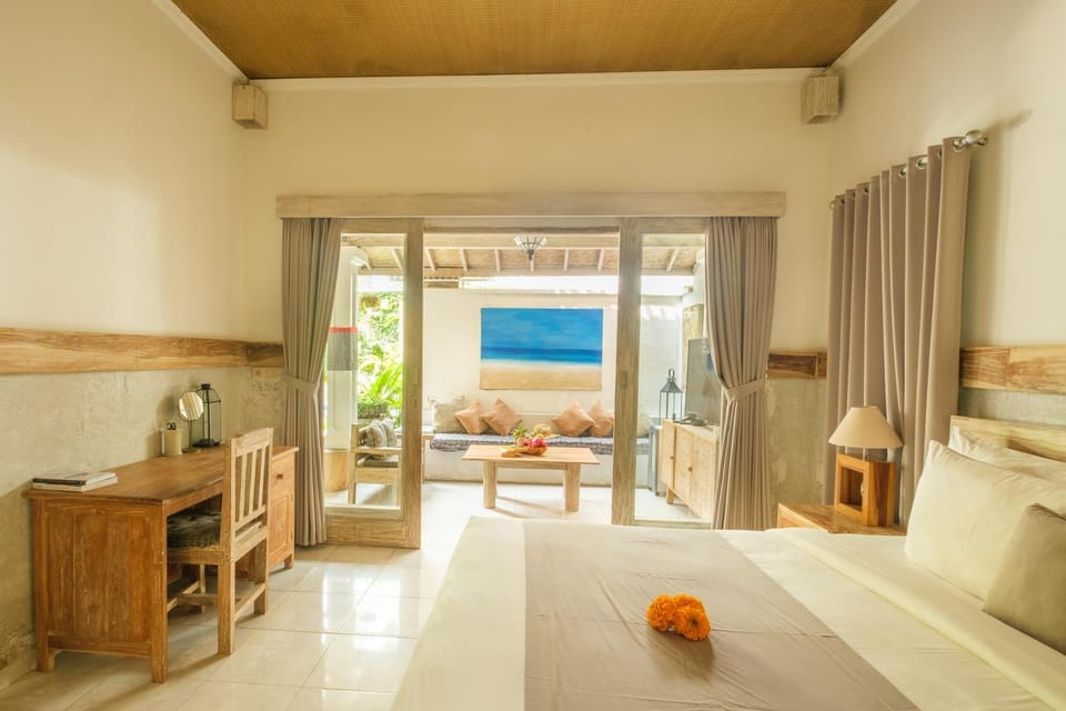 Communal lounge/ TV room, Living room, Seating area, Bedroom
