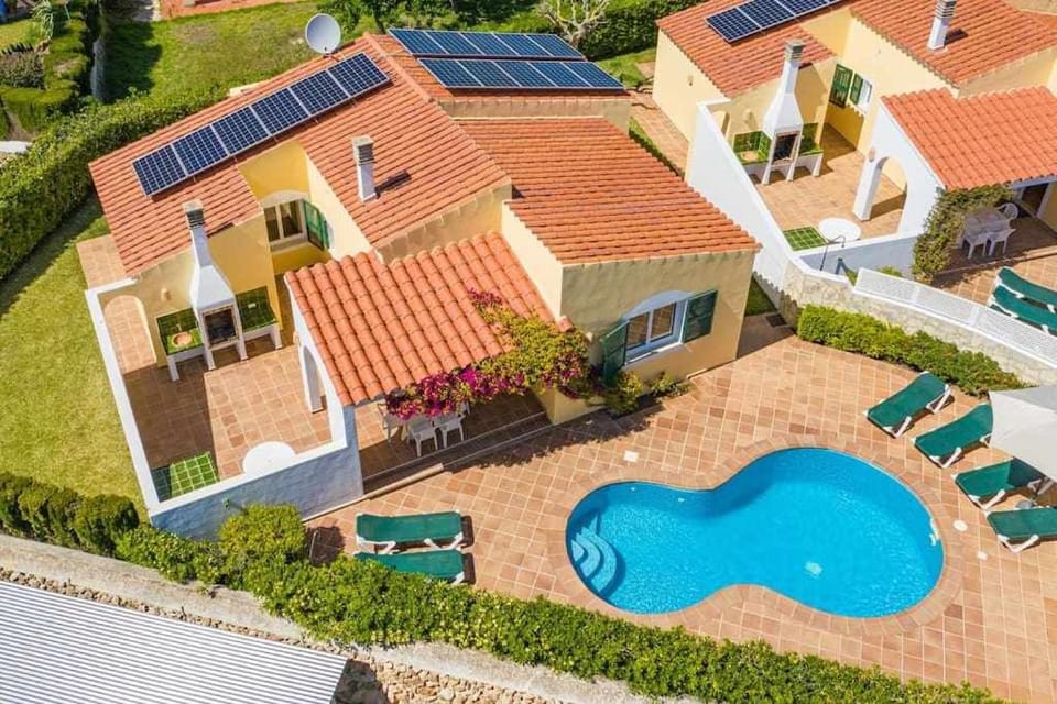 Property building, Patio, Bird's eye view, Garden, Balcony/Terrace, Garden view, Pool view, Swimming pool, Swimming pool, sunbed