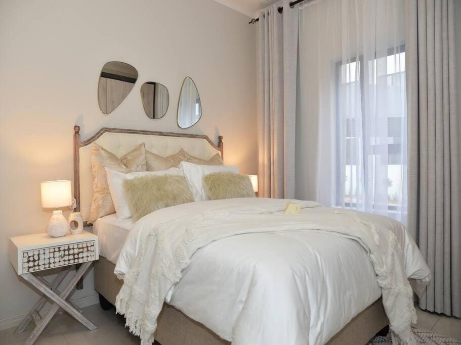 Elcaro Luxury Villas-Royal Abode Apartment in Gauteng