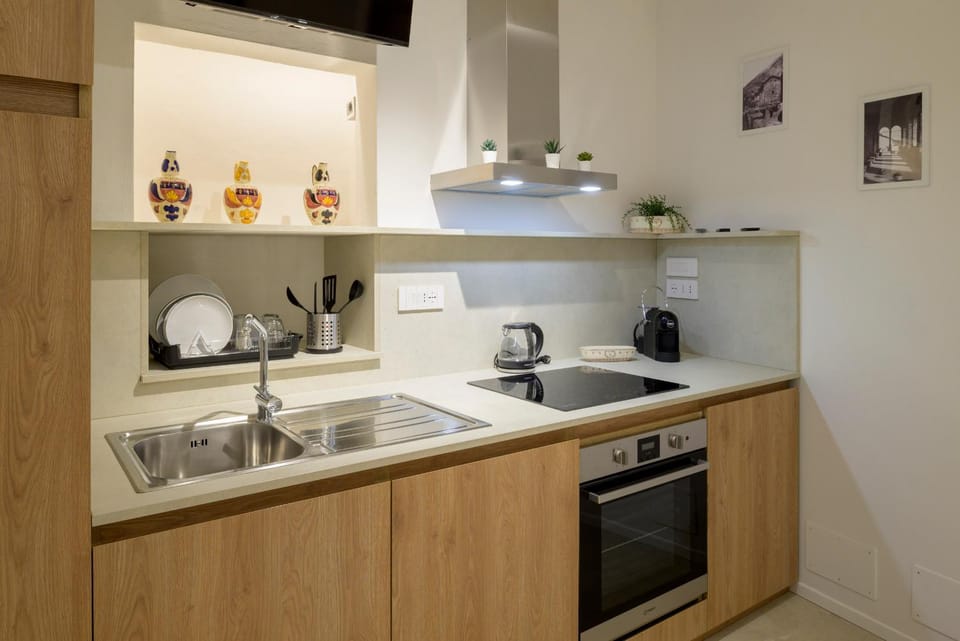 Coffee/tea facilities, pet friendly, stove