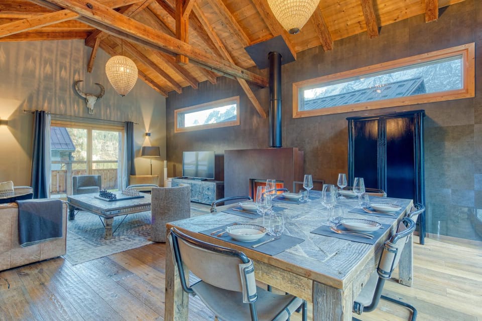 Living room, Dining area