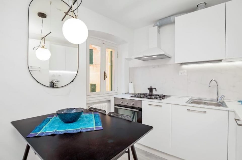 Kitchen or kitchenette, pet friendly, stove