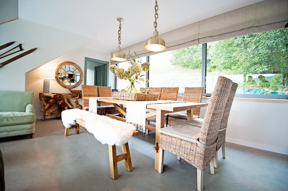 Living room, Seating area, Dining area