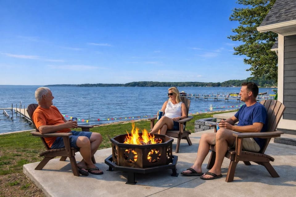 Snowmobile South Manistique Lake Lakeside Luxury House in Michigan