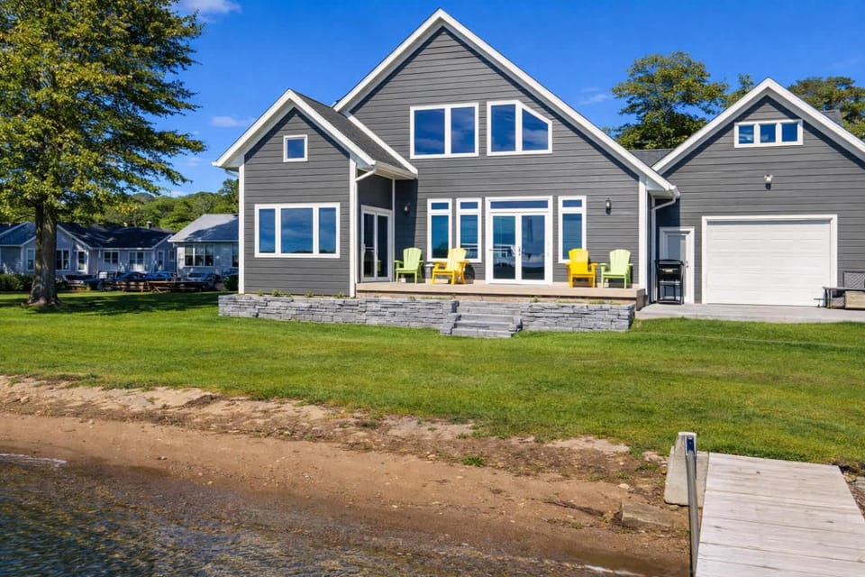 Snowmobile South Manistique Lake Lakeside Luxury House in Michigan