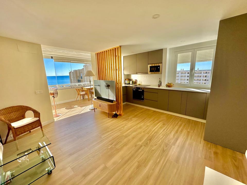 Kitchen or kitchenette, Living room