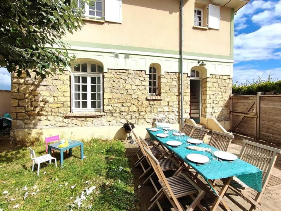 Garden, Dining area