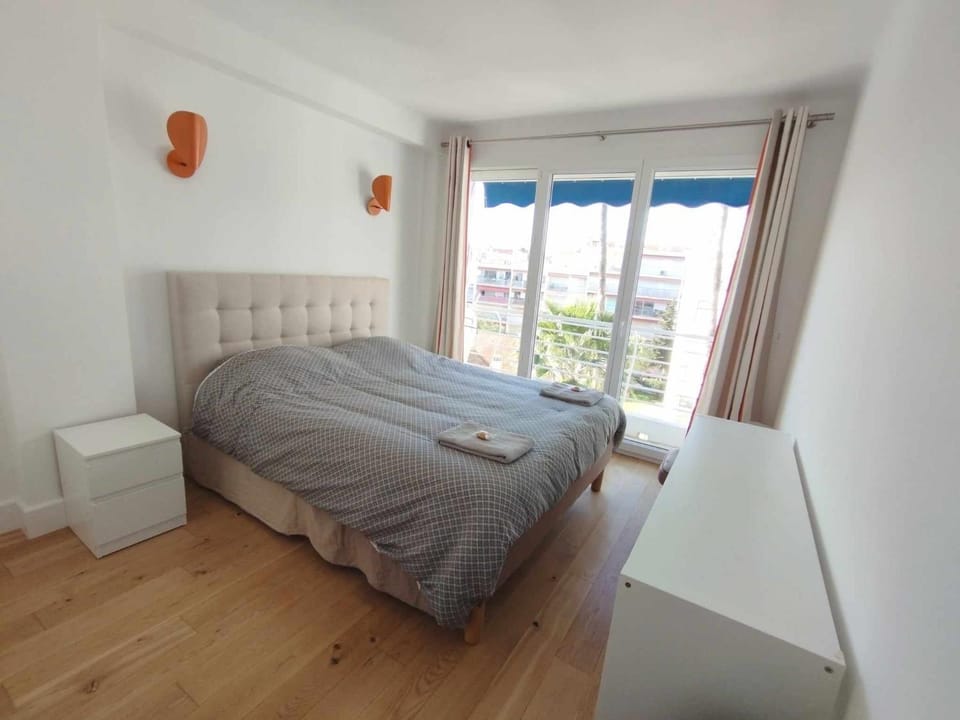 Cannes Pointe Croisette T2 plage 2min à pieds 46m2 Apartment in Cannes