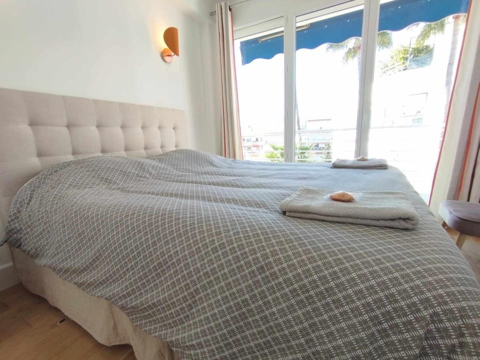 Cannes Pointe Croisette T2 plage 2min à pieds 46m2 Apartment in Cannes