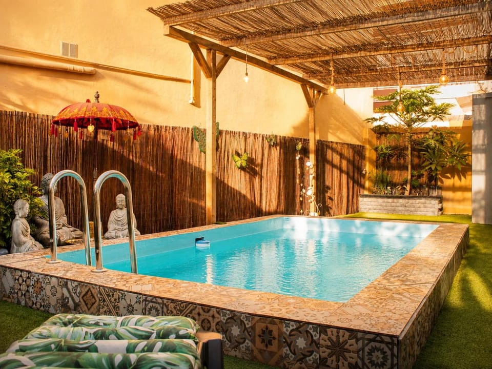 Pool view, Swimming pool