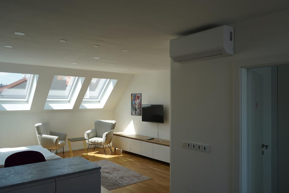 Living room, Photo of the whole room, Bedroom