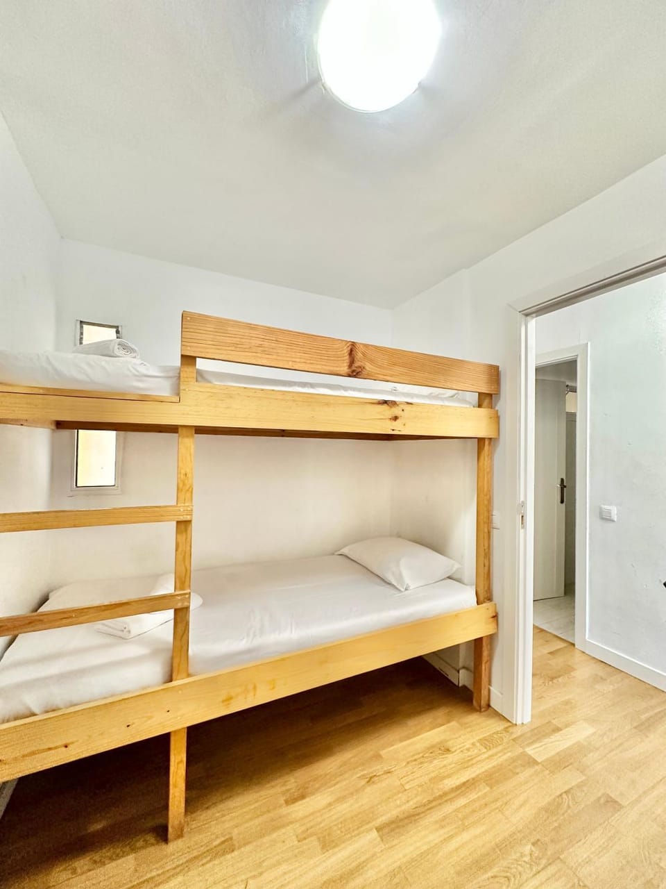 Bedroom, bunk bed, towels